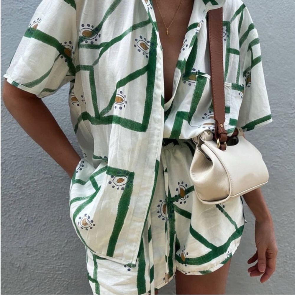 Green and White Patterned Shirt and Shorts Set by Commense.